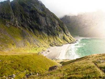 A Tour Inside the Chelsea Hotel: Once Home to Bob Dylan, Patti Smith, Leonard Cohen & More